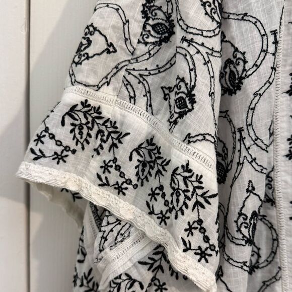 Anthropologie Embroidered Kimono Size XS/Small Black and White Fringe Boho Flowy - Picture 7 of 8